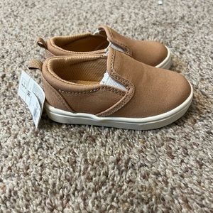 NWT Size 5 slip on tan sneaker